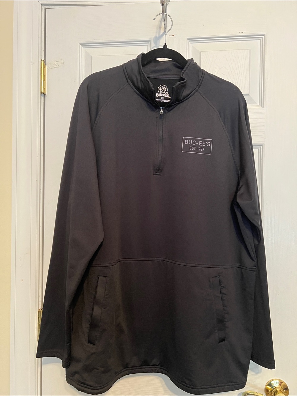 Buc-ee's Men's Black Performance Quarter-Zip Pullover